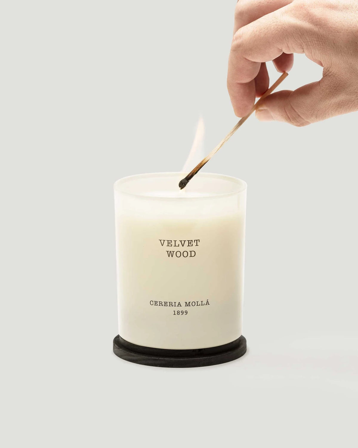 Candela in legno di velluto 230g